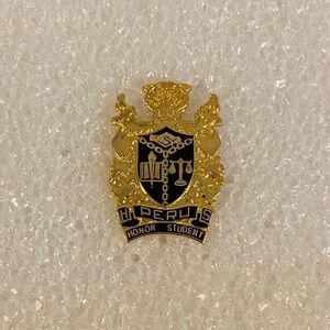 Peru High School Honor Student Gold Tone Lapel Pin